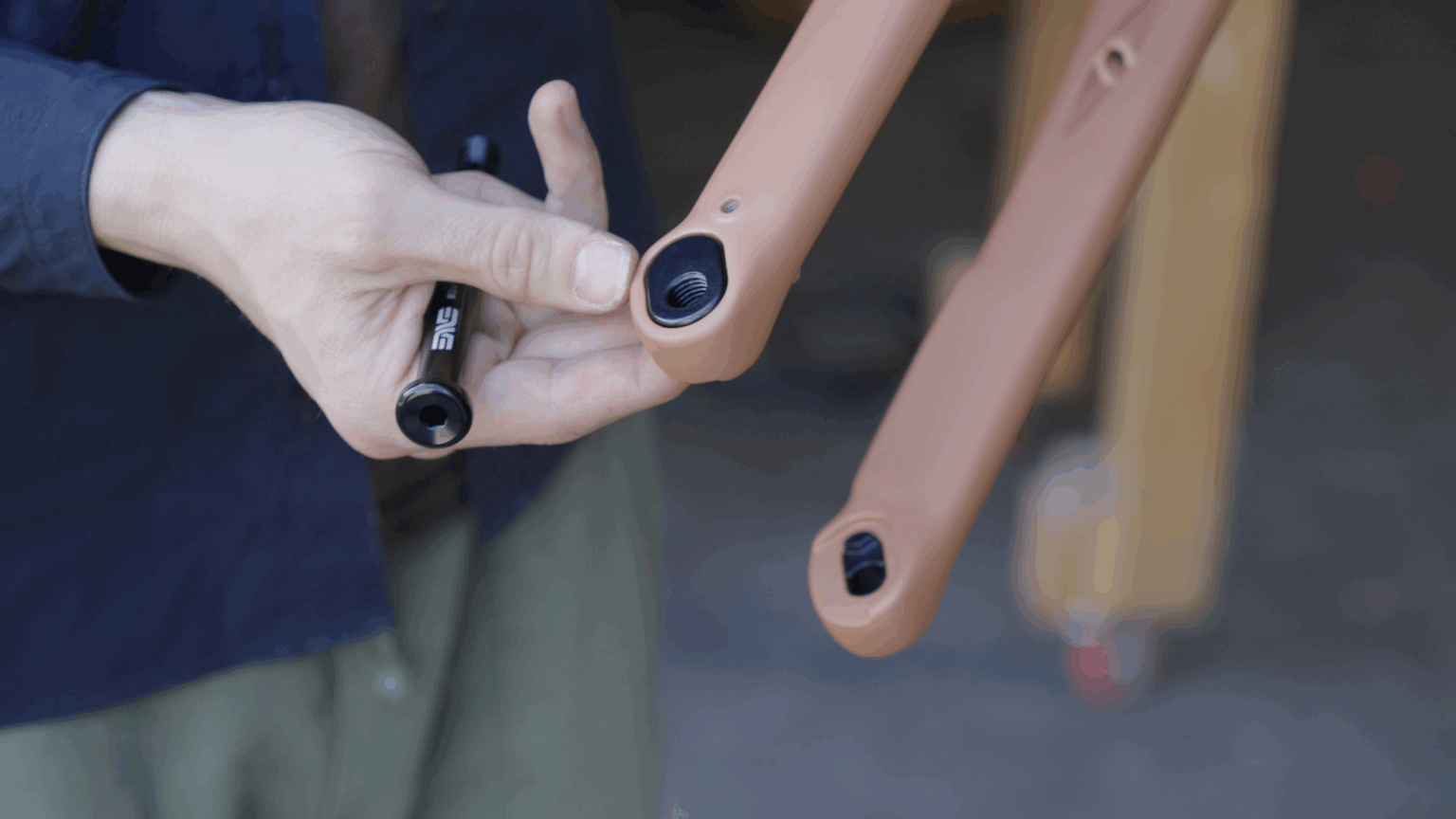 a photo showing the flip chip dropouts on the ENVE Adventure Fork