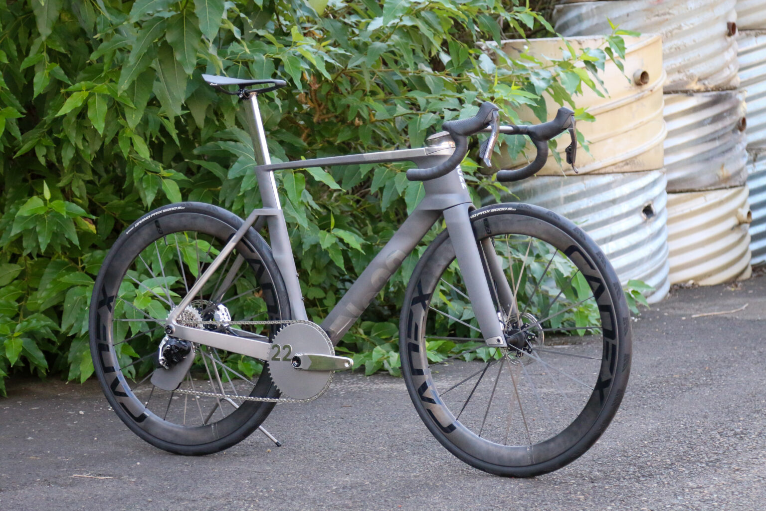 No22 Reactor aero road bike 3d printed titanium side