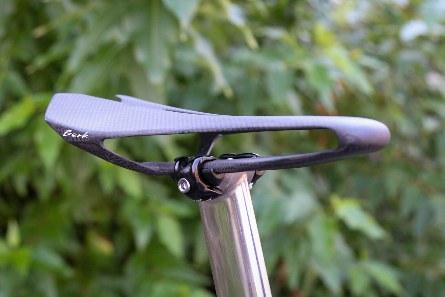 No22 Reactor aero road bike 3d printed titanium saddle