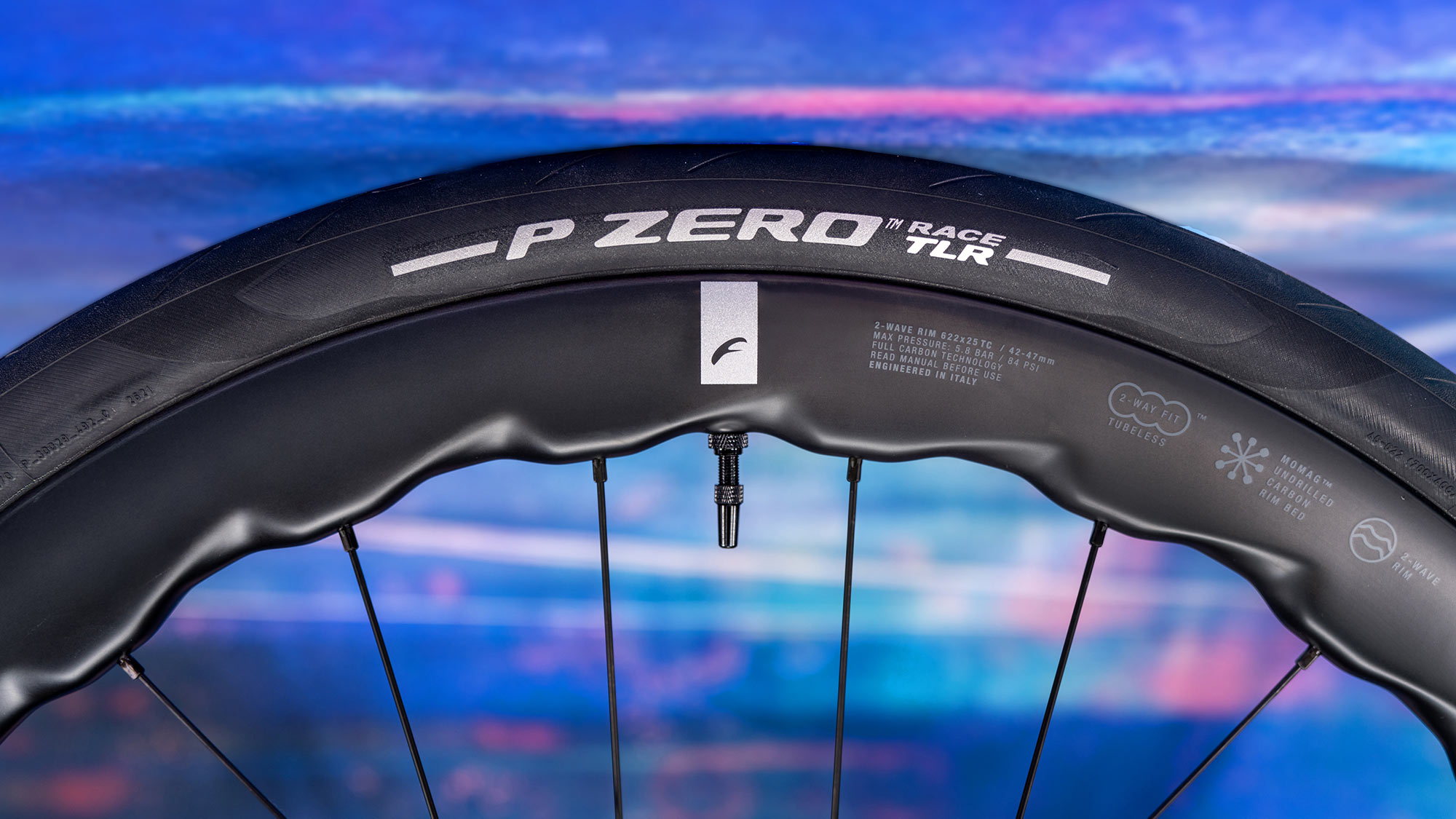 2025 Fulcrum Soniq 42 affordable variable-depth wavy aero carbon all-road & gravel wheels, top detail