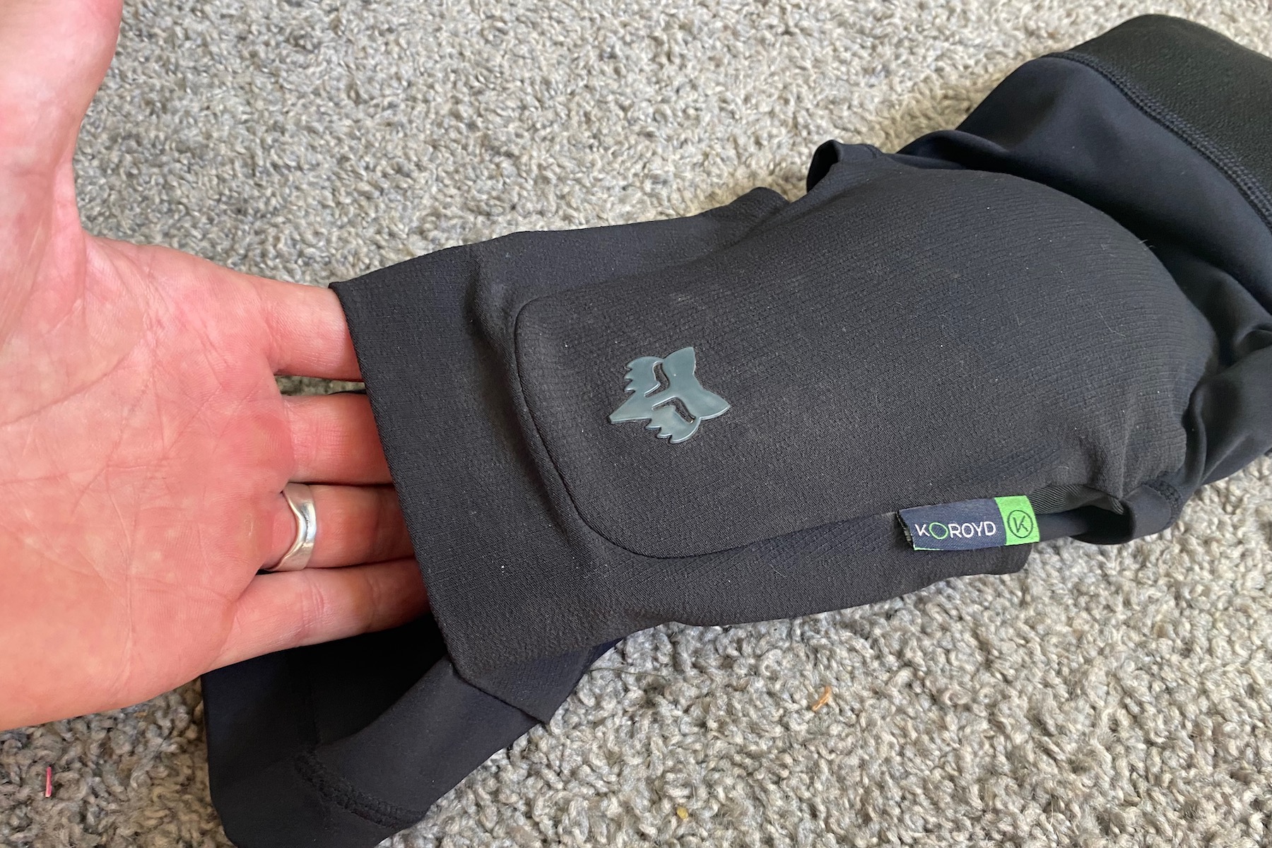 demonstrating the floating pad design of the enduro pro guards
