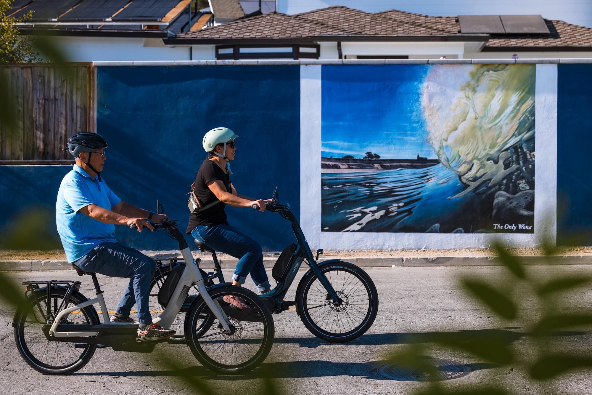 Two people riding the new Gazelle Easyflow C7 bikes