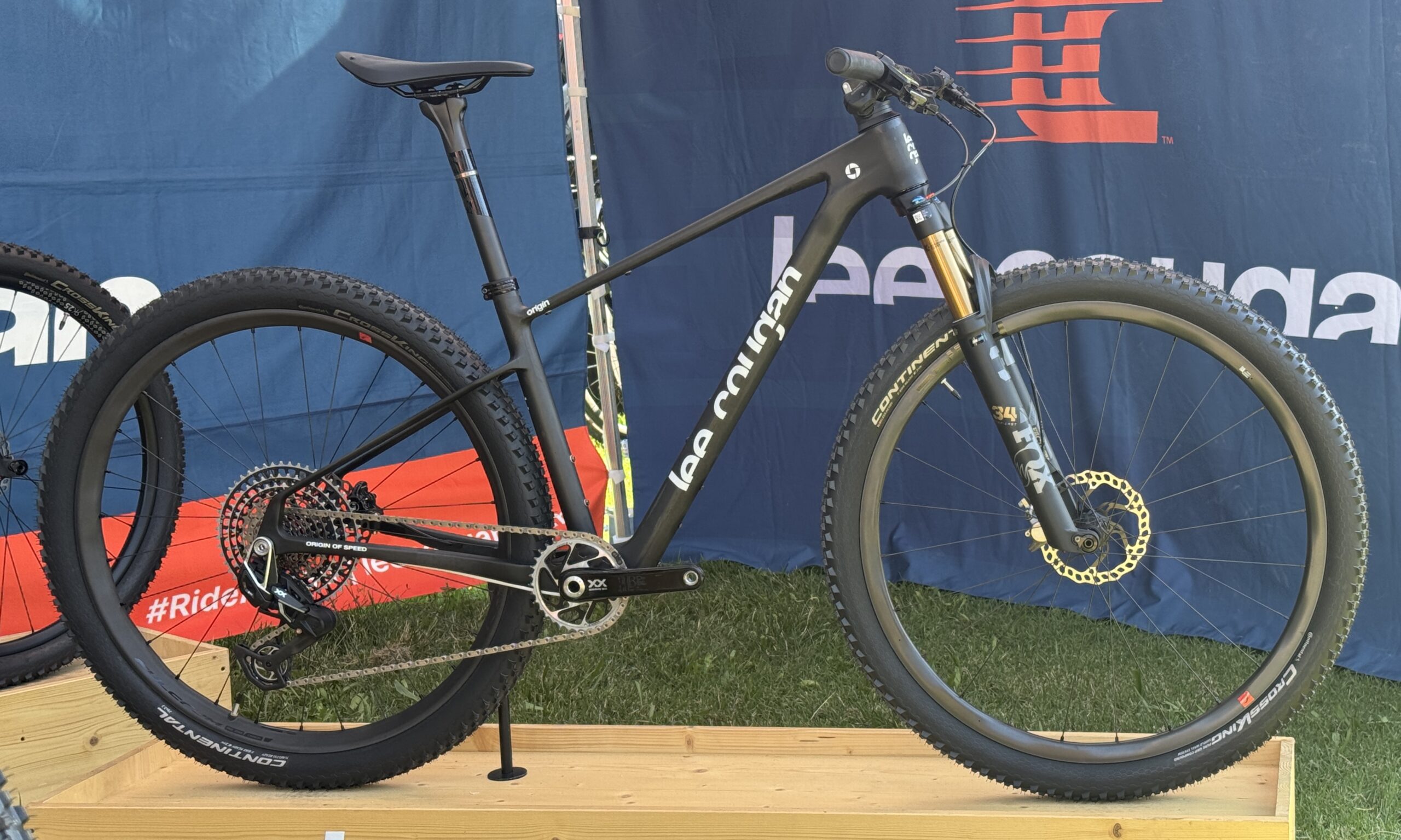 Lee Cougan Rampage Origin lightweight carbon XC MTB hardtail, complete