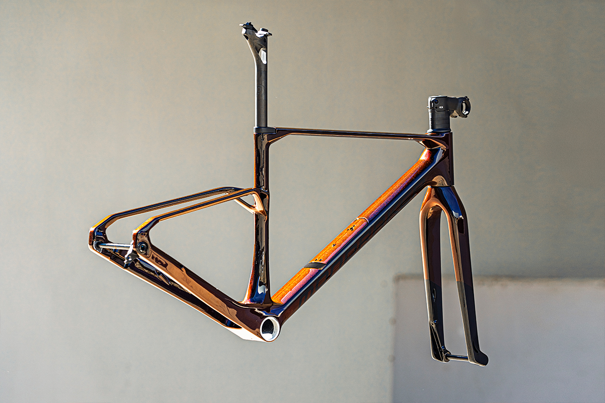 Mondraker Arid Carbon Unlimited Eclipse frameset with custom paint and fork