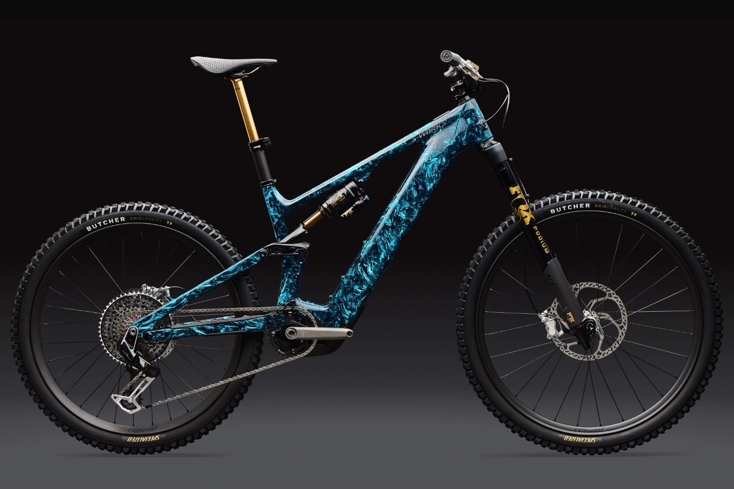 Studio image of the Turbo Levo 4 LTD from the side
