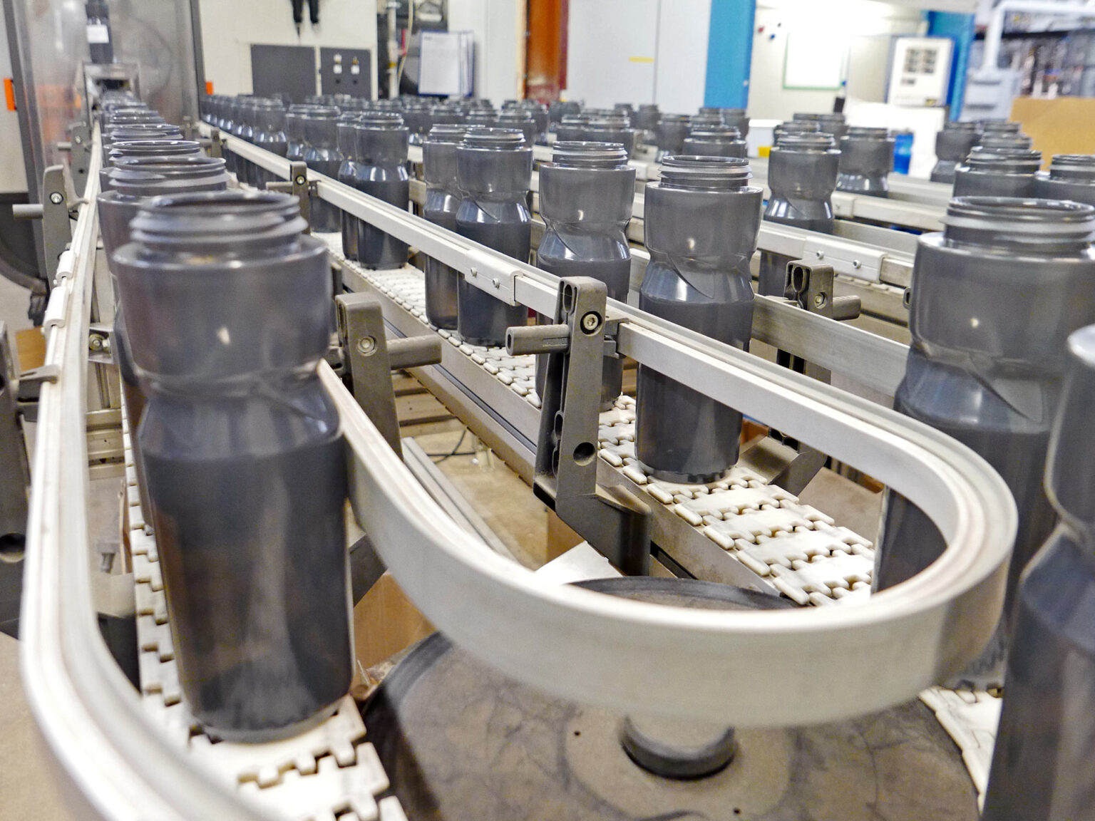 Zefal Factory Tour: cycling products made in France, Sense Pro water bottle conveyor