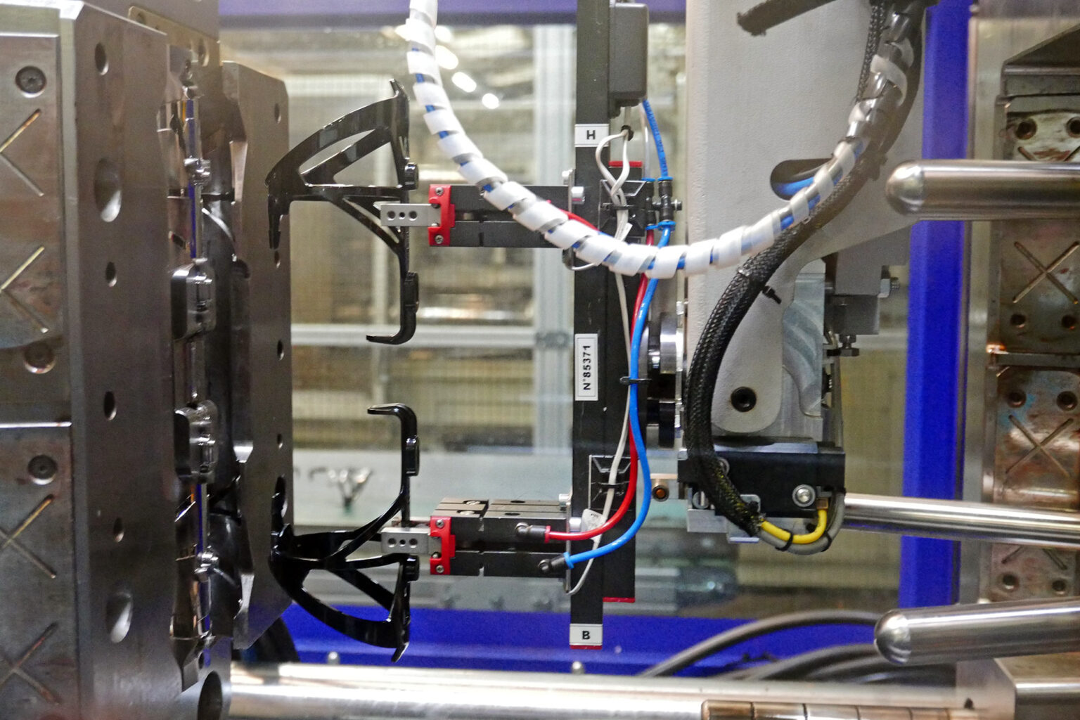 Zefal Factory Tour: cycling products made in France, injection molded cages