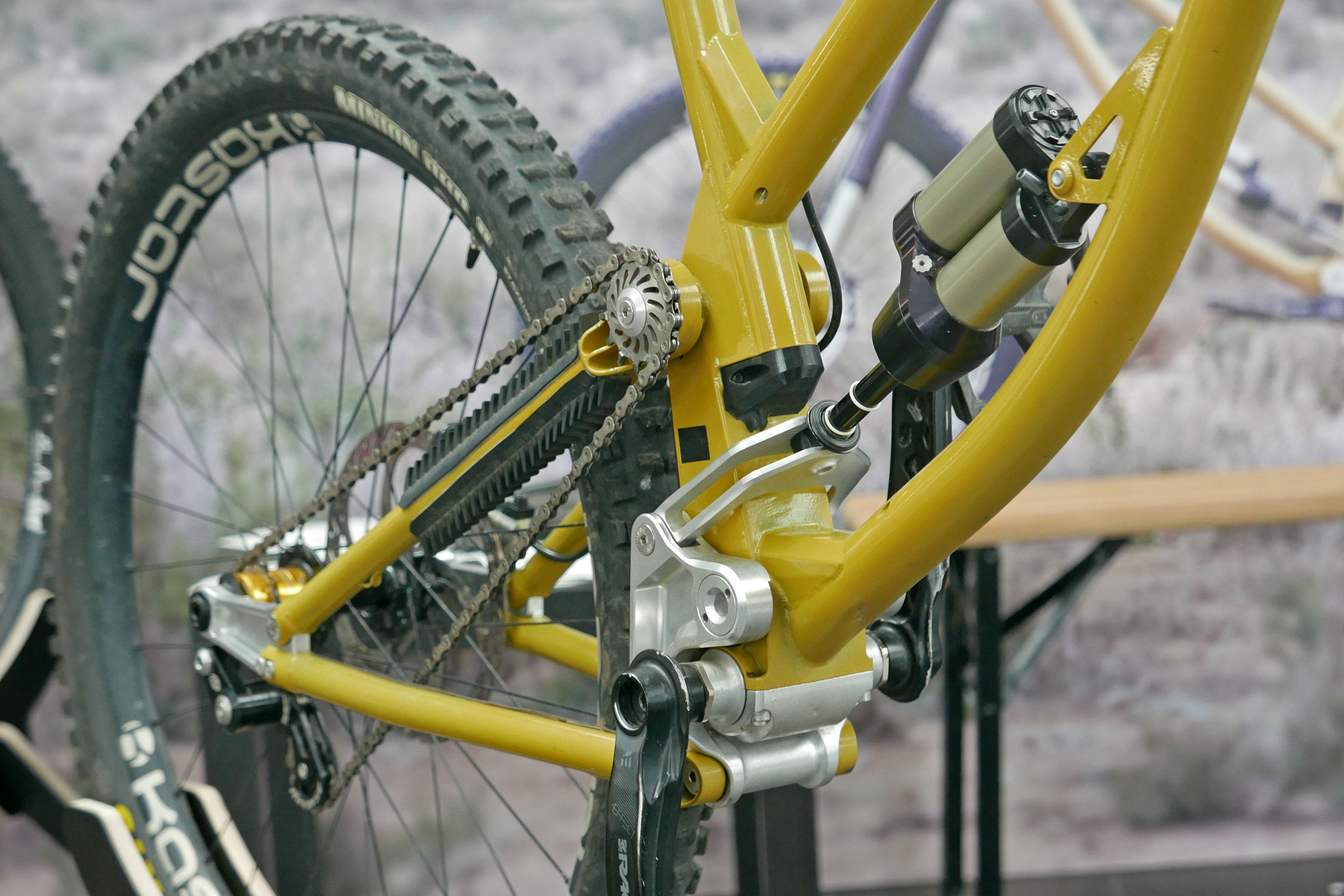 Zoceli Vysoko 170mm high-pivot steel hard enduro freeride bike with hidden internal split-drive, angled
