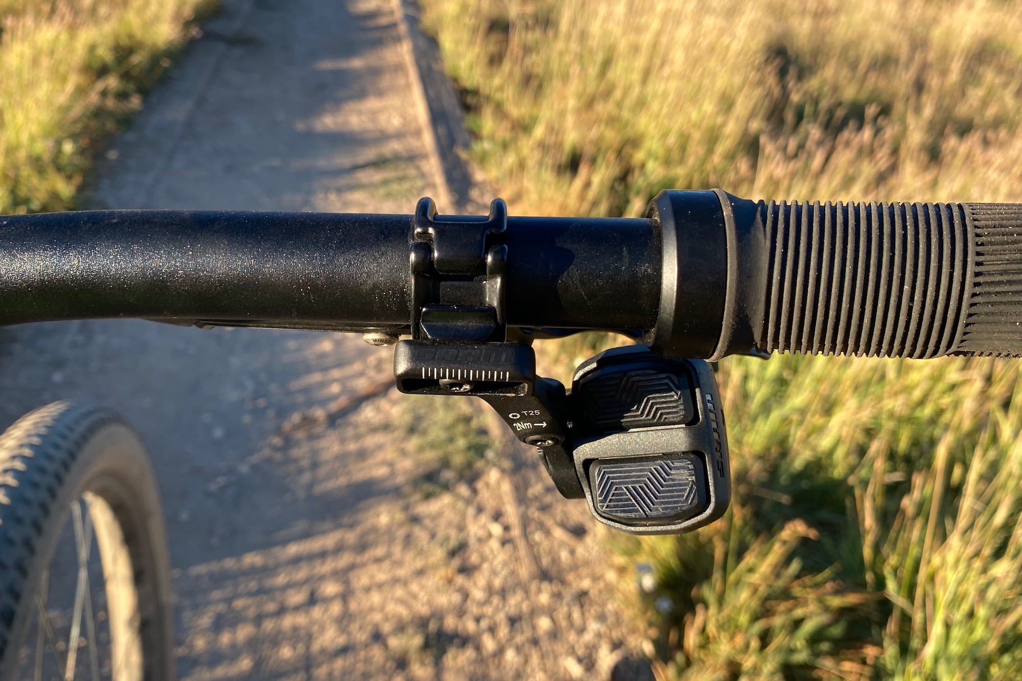 The AXS Pod attached using the standard SRAM Matchmaker clamp