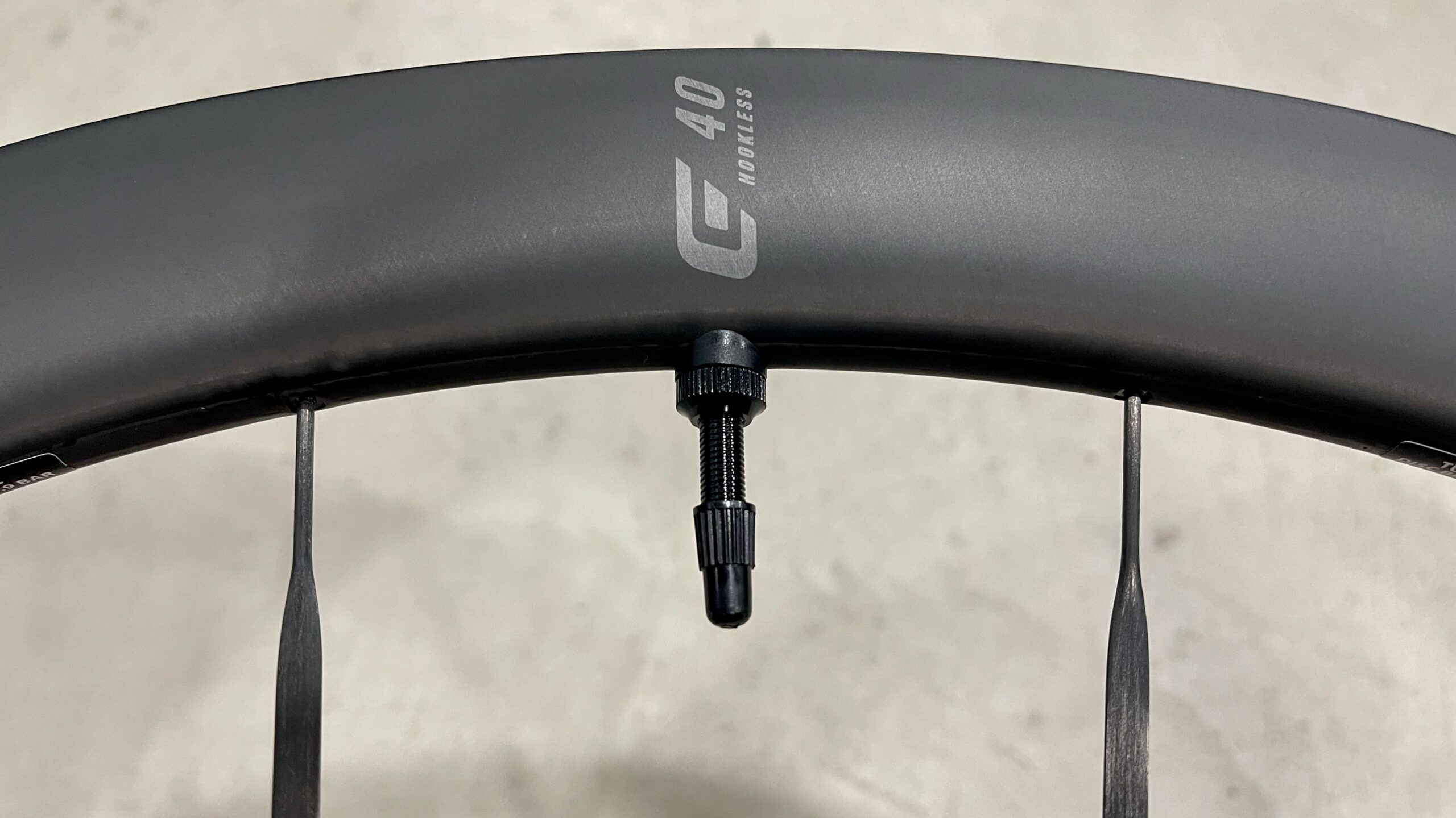 Cadex Max 40 review logos