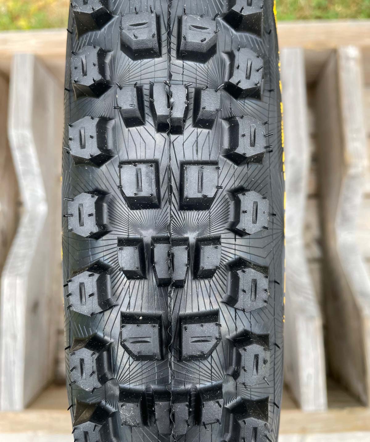 Continental Kryptotal Fr, tread