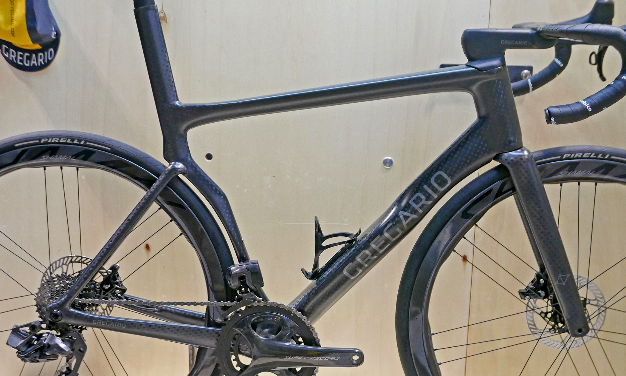 Gregario Vera AR fully custom monocoque aero road bike, raw carbon frameset made-in-Italy