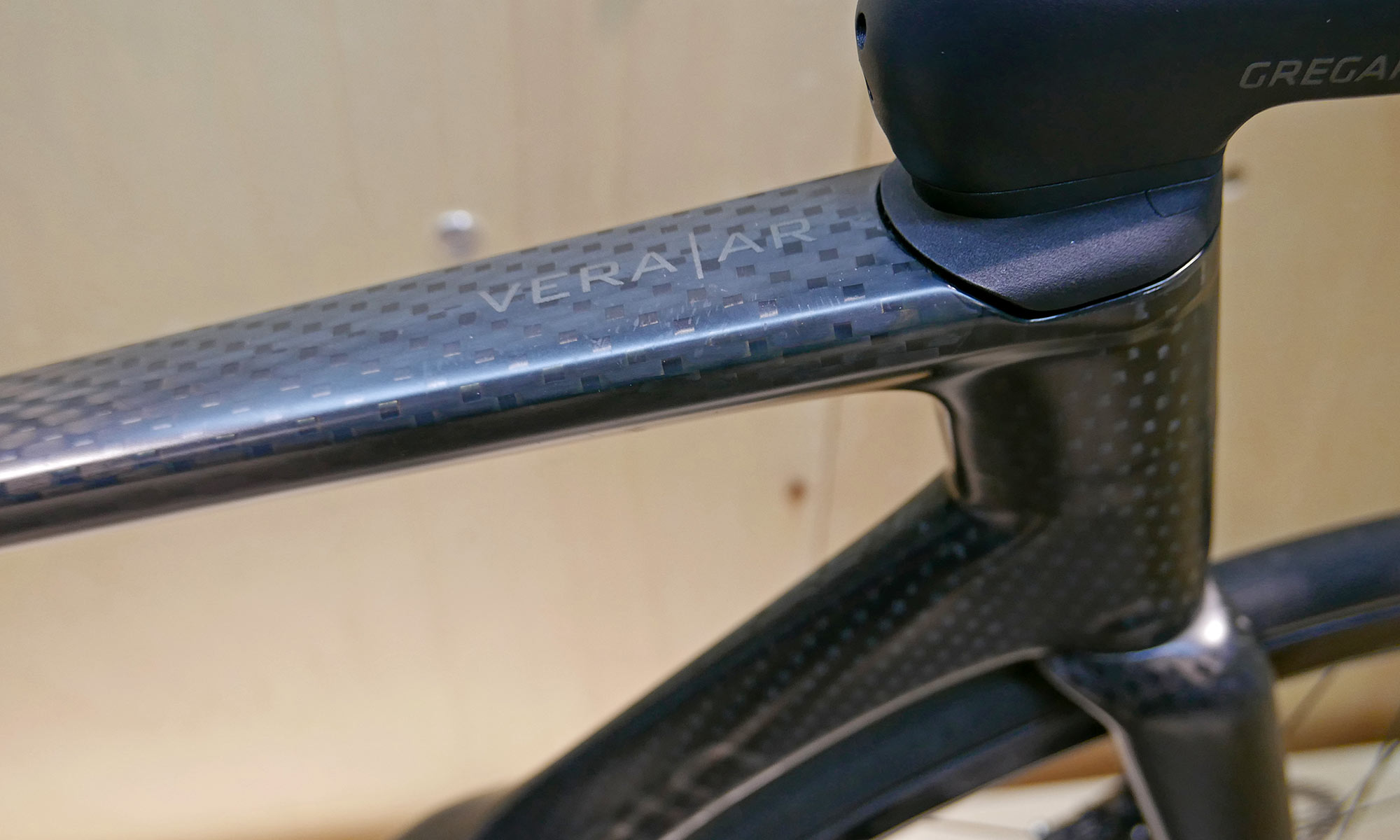 Gregario Vera AR fully custom monocoque aero road bike, toptube detail