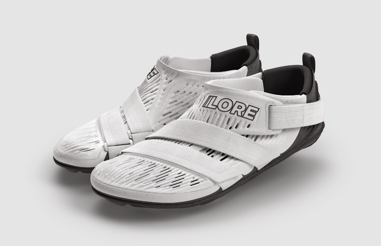 Lore Three shoes road side