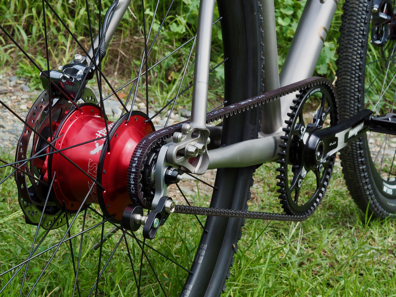 Nua Silice now has the option for a Pinion gearbox or a Rohloff geared hub