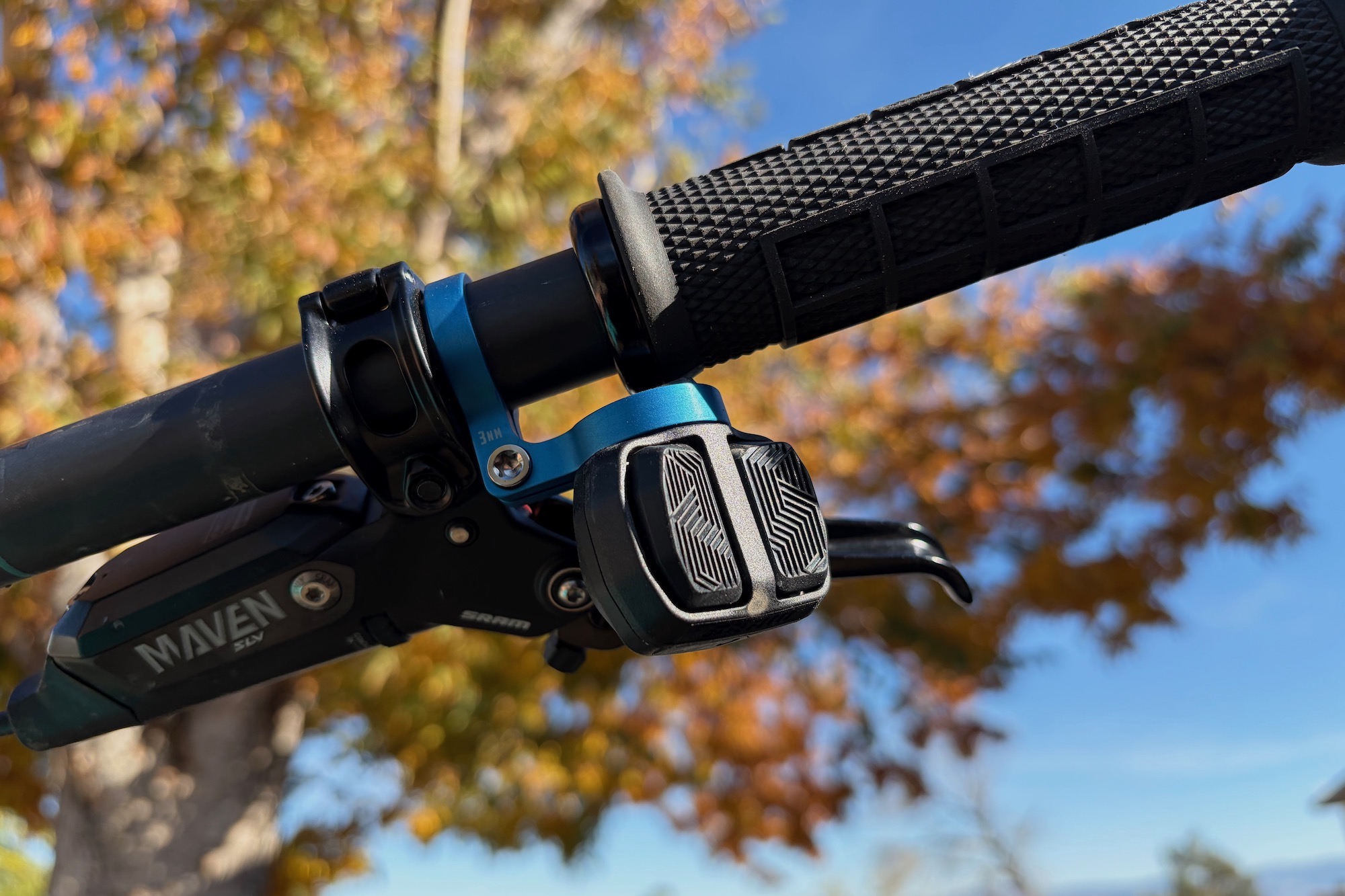 another picture of the AXS Pod Controller using the Freedom Coast Pod Clamp.