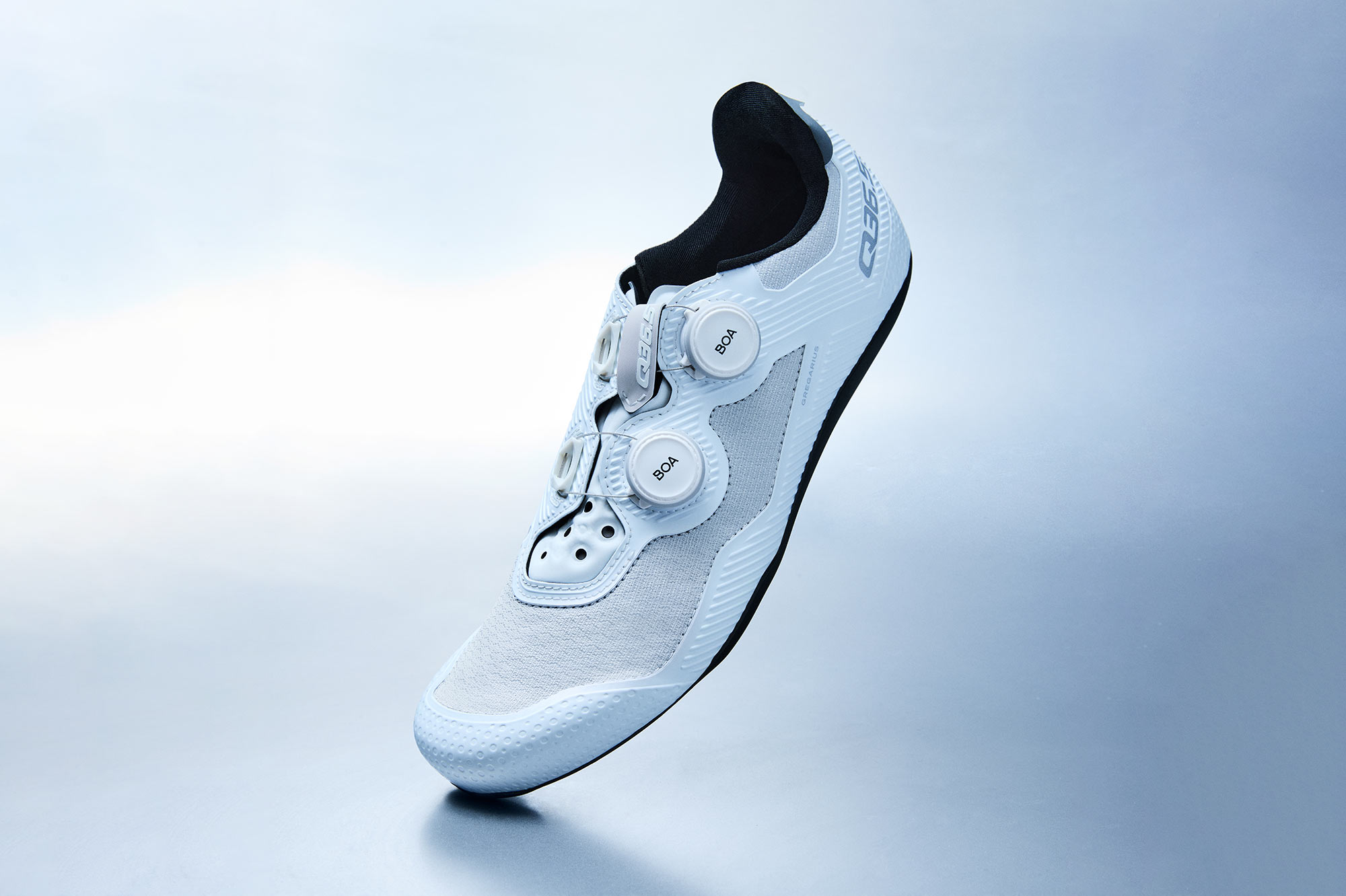 Q36-5 road cycling shoes.