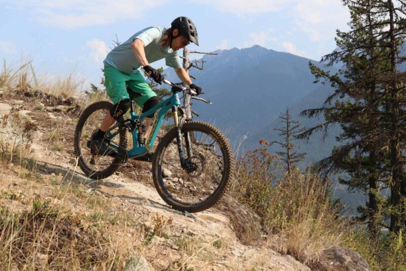 Velocio’s Ultralight TRAIL Jersey & Shorts plus Le Bent’s Featherweight Hoody Review