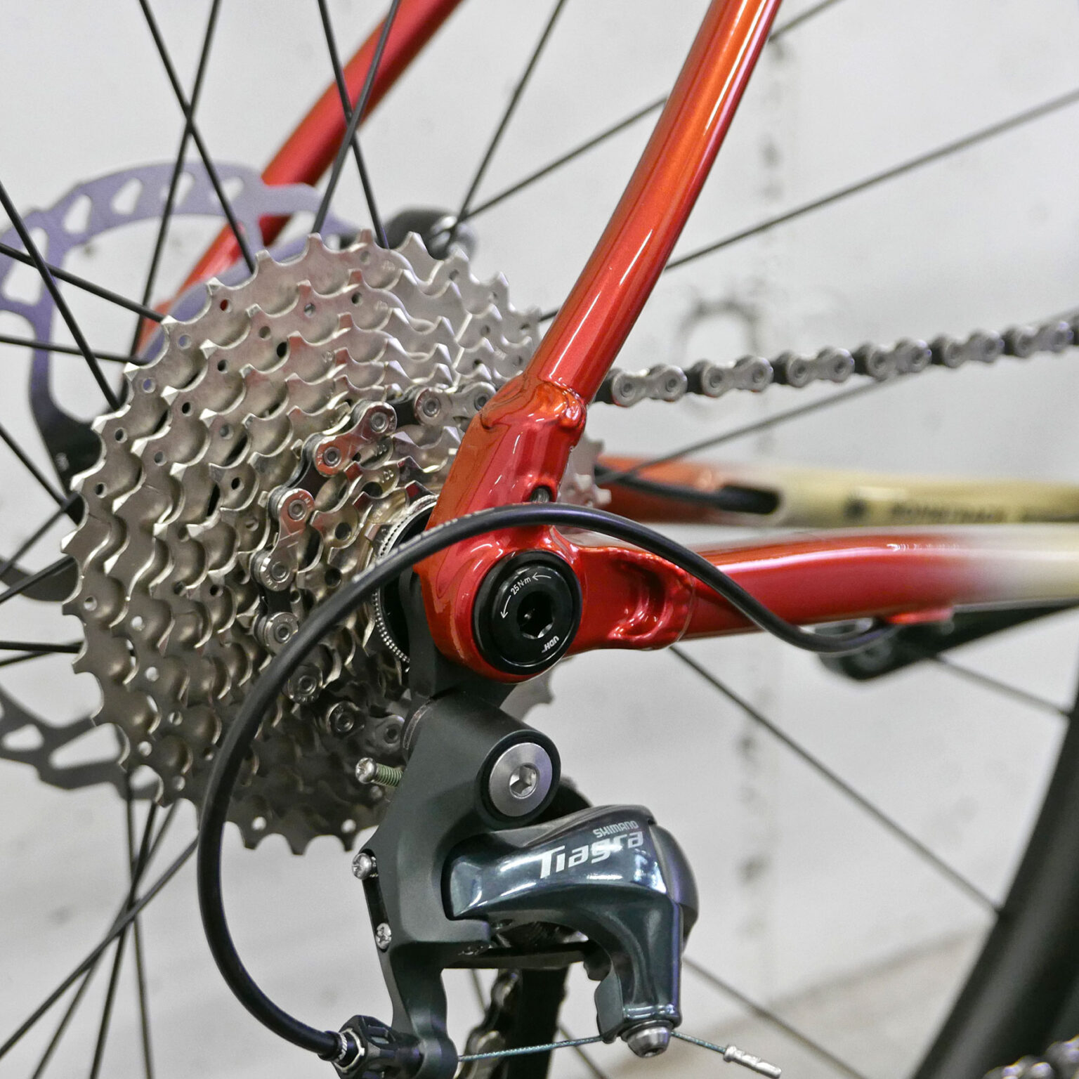 Bombtrack Tempest AL affordable alloy all-road bike, UDH