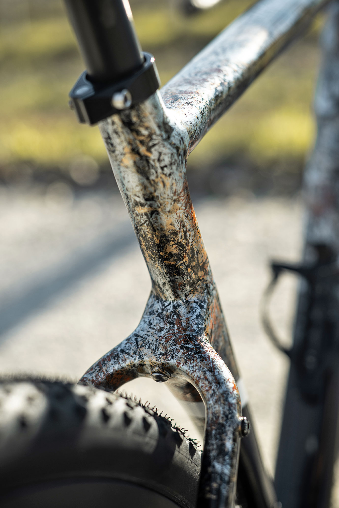 2025 Officine Mattio Bisalta aero carbon gravel bike, made-in-Italy, seat cluster