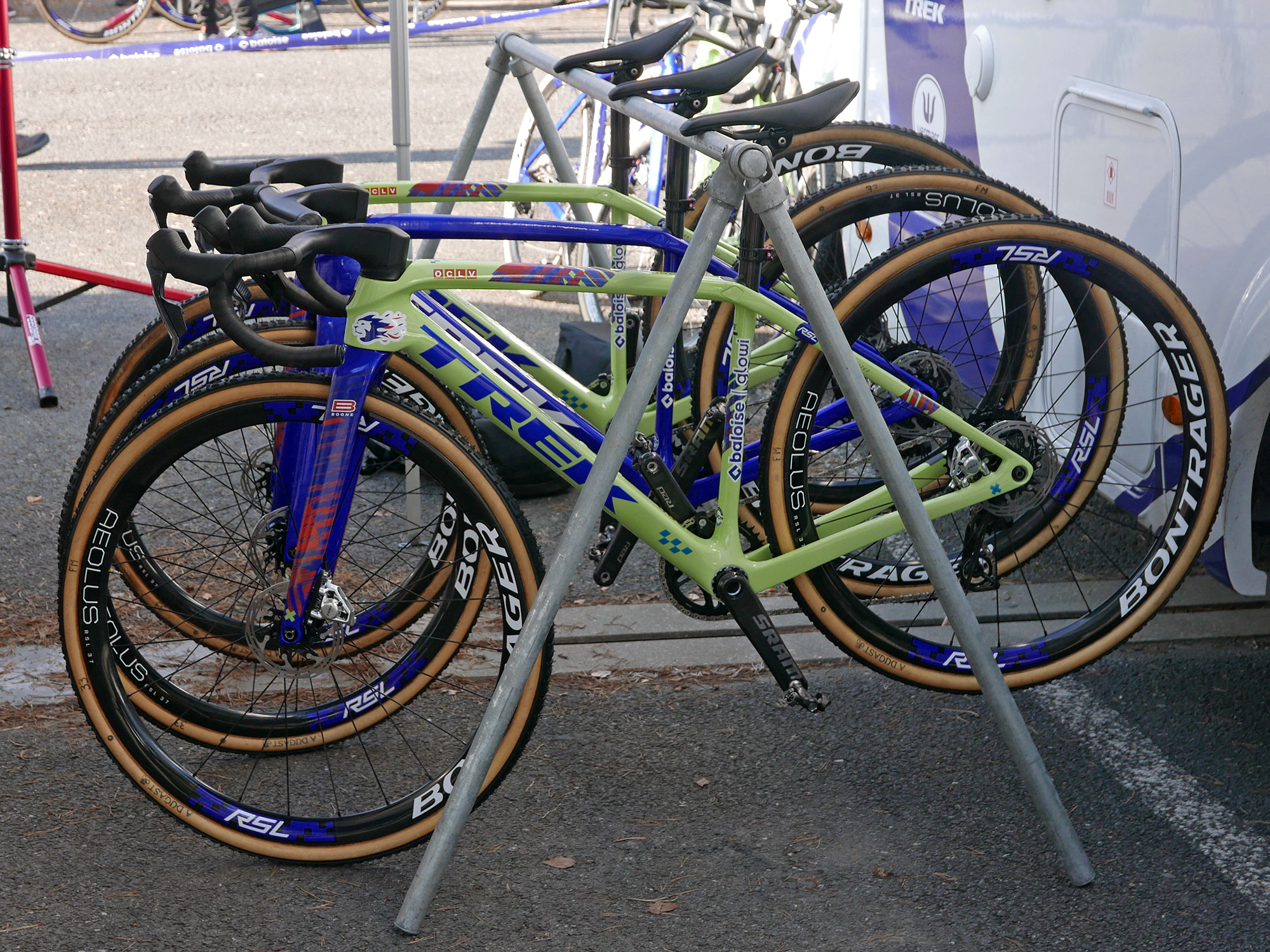 2025 UCI CX WC Tabor winning Trek Boone RSL cyclocross bikes non-driveside in the pits