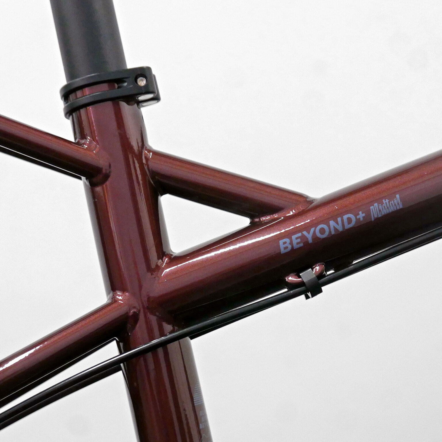 Bombtrack Beyond+ MT steel midtail cargo adventure bike, seatcluster