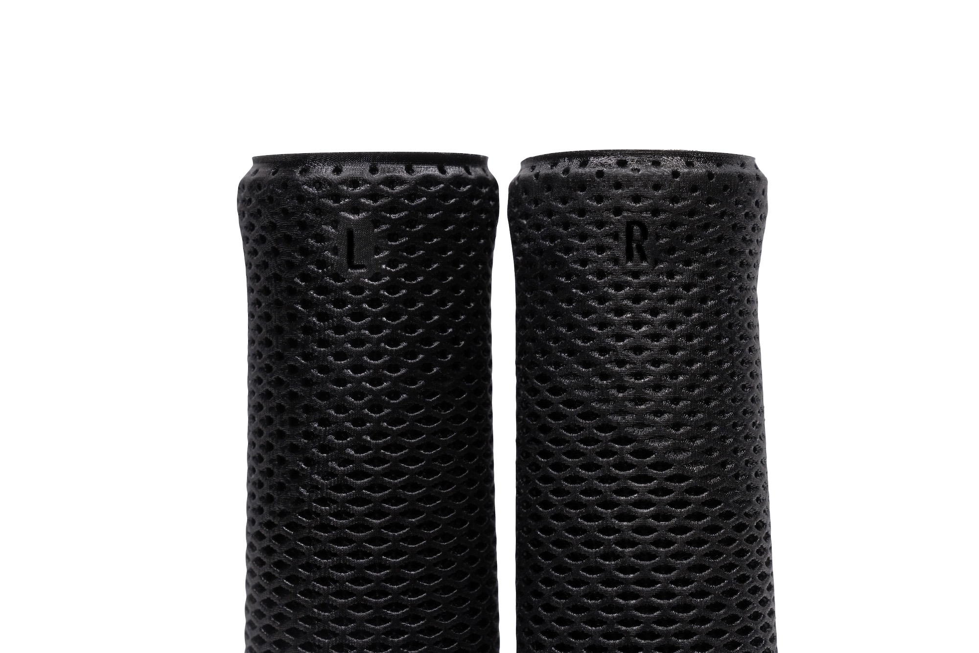 studio image of the 3DXC grips showing the L and R to differentitate between left and right sides.