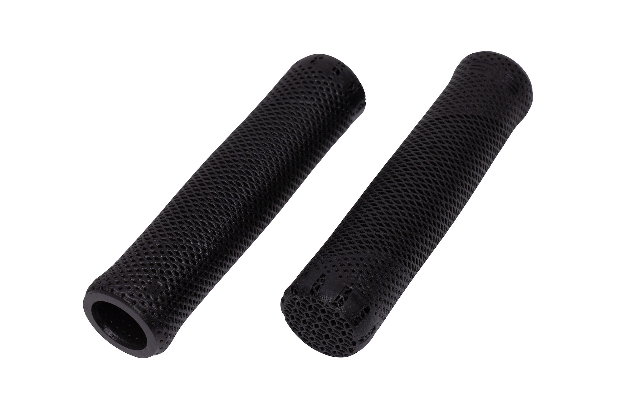 studio image of the ENVE 3DXC grips