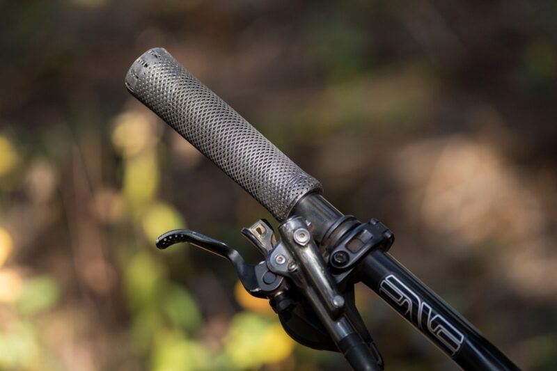 ENVE Launches Two New Mountain Bike Grips for XC and Trail