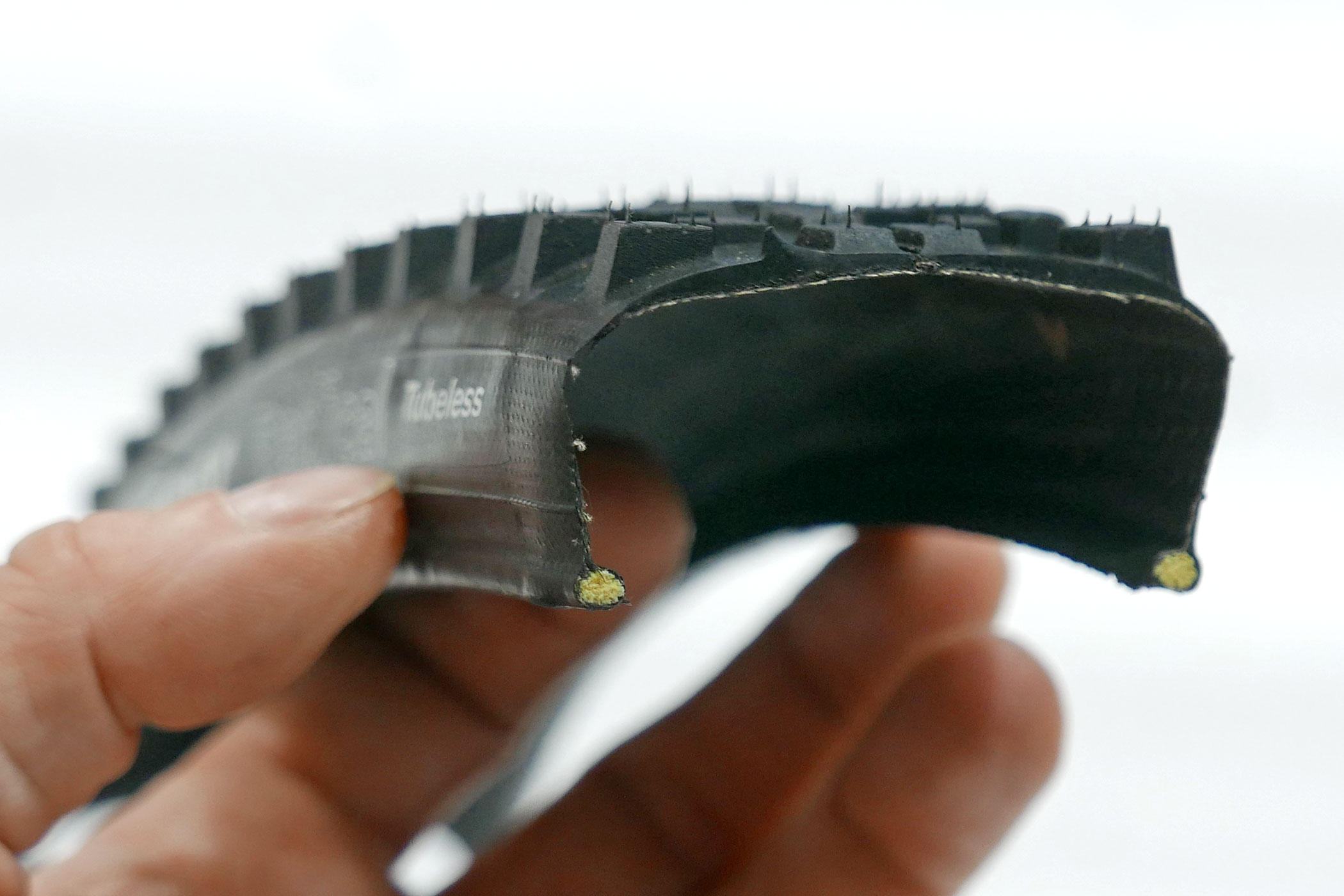 Zleen Racerunner Radical Truly Radial XC Tire Drops 40% Rolling Resistance & 25% Weight