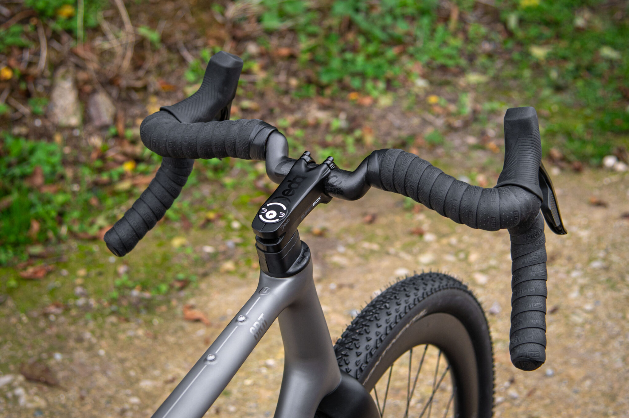 closeup details of J Laverack GRIT 57 monster gravel bike.