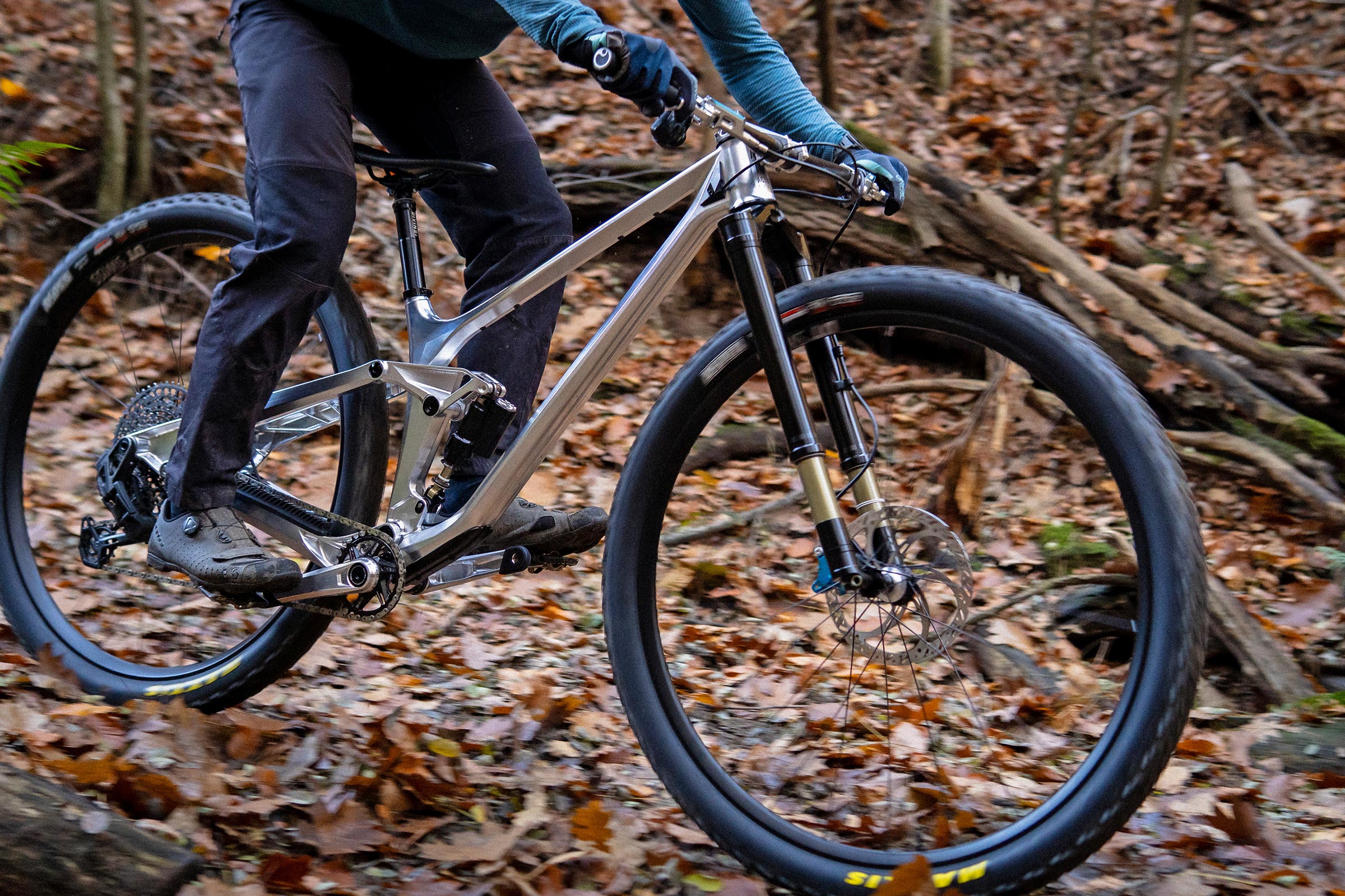 Actofive I-Train 32 is the First 32″ Trail Bike You Can Buy, w/ 120-140mm & Mullet Option