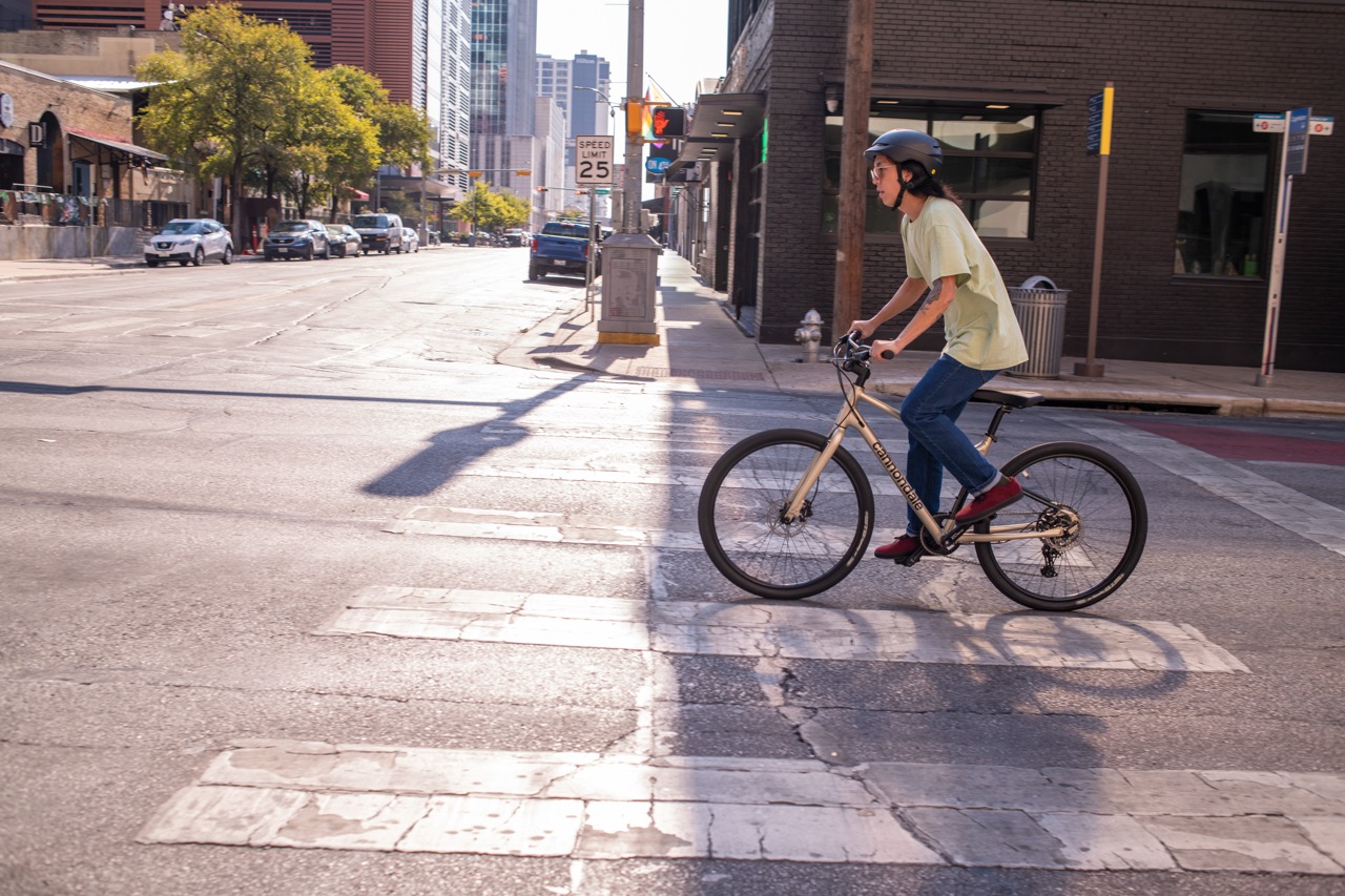 Cannondale Treadwell Commuter riding Large