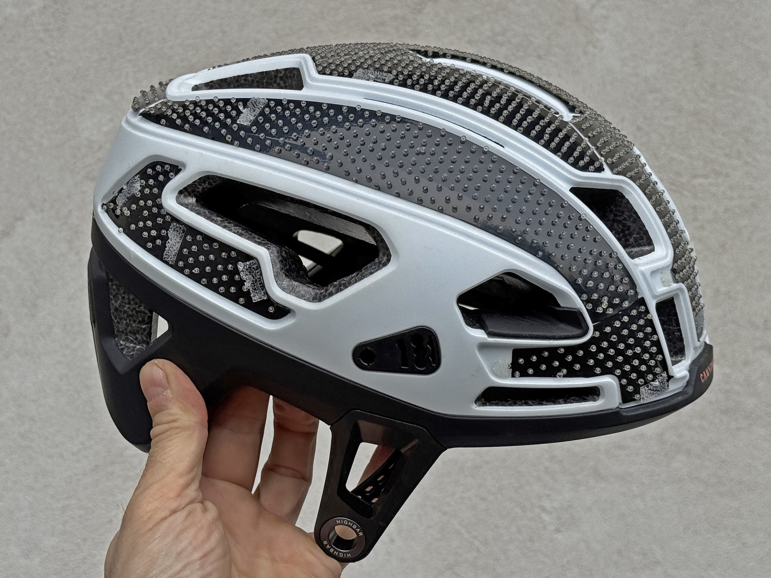 Canyon Deflector RLS affordable mountain bike helmet with Release Layer System anti-rotation safety, what's inside? 2000 ball bearings
