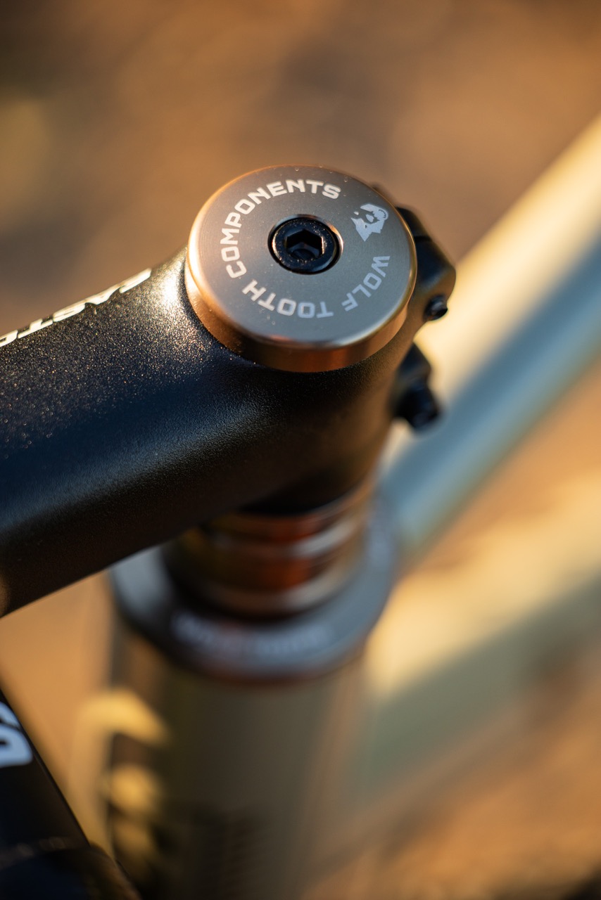 Stinner X Wolf Tooth Partnership top cap closeup