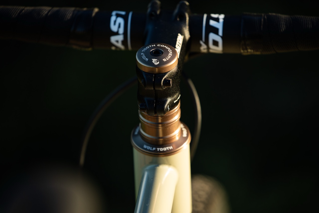 Stinner X Wolf Tooth Partnership top cap