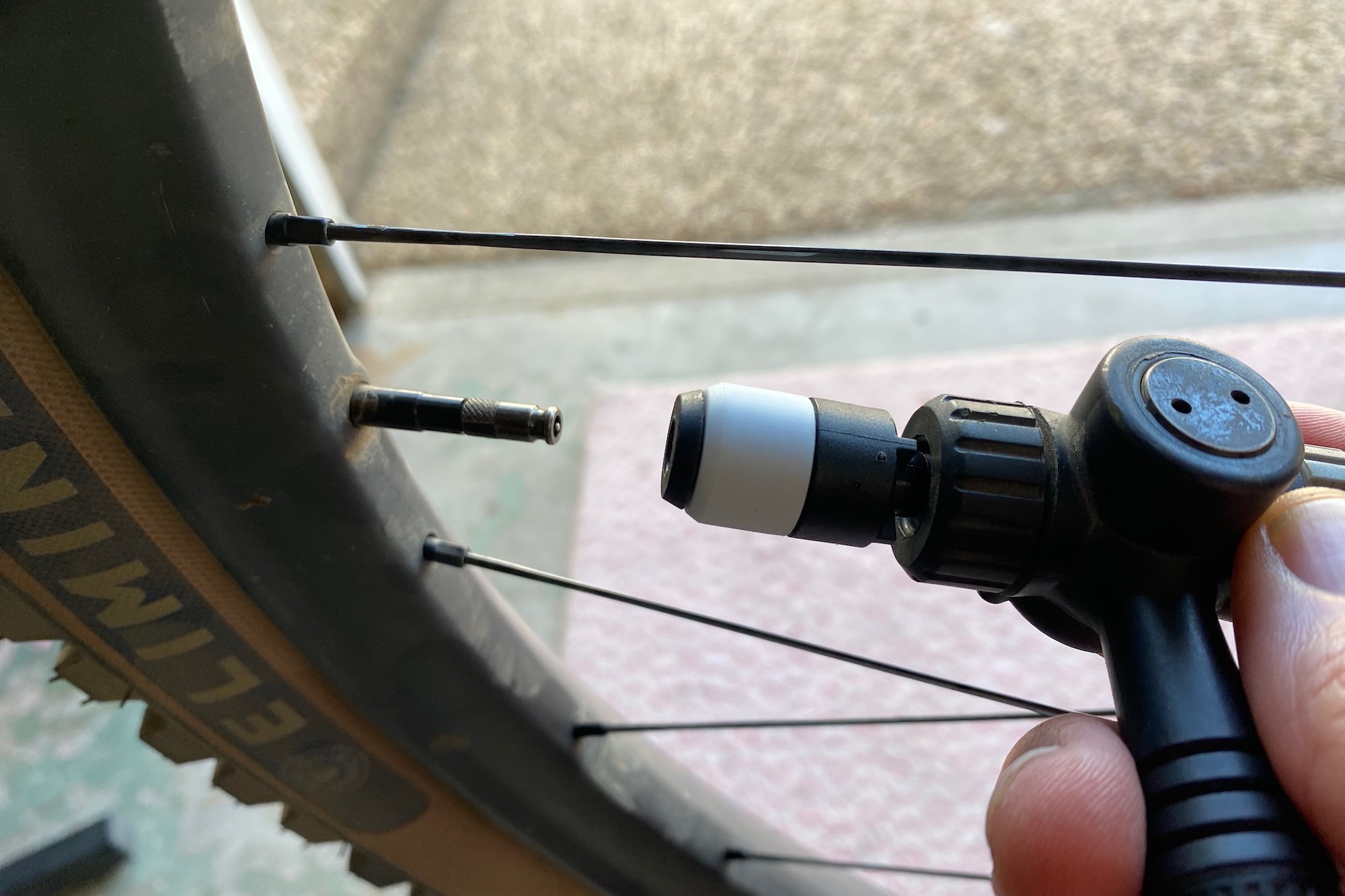 using the schwalbe clik valves with the pump adapter