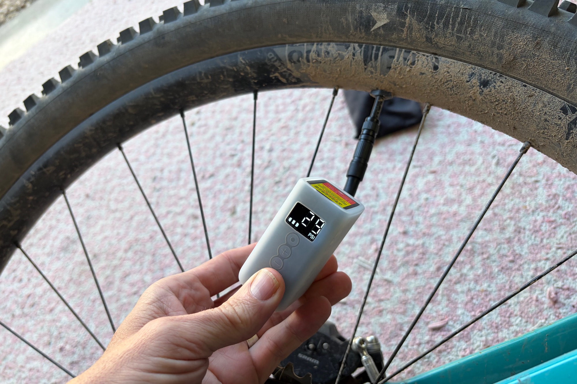 using a Cyclplus electric mini-pump