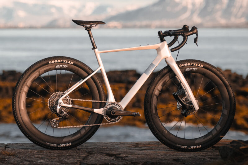 Lauf Seigla Ultimate R Brings Top End Spec, Kvika Red Brings the Heat