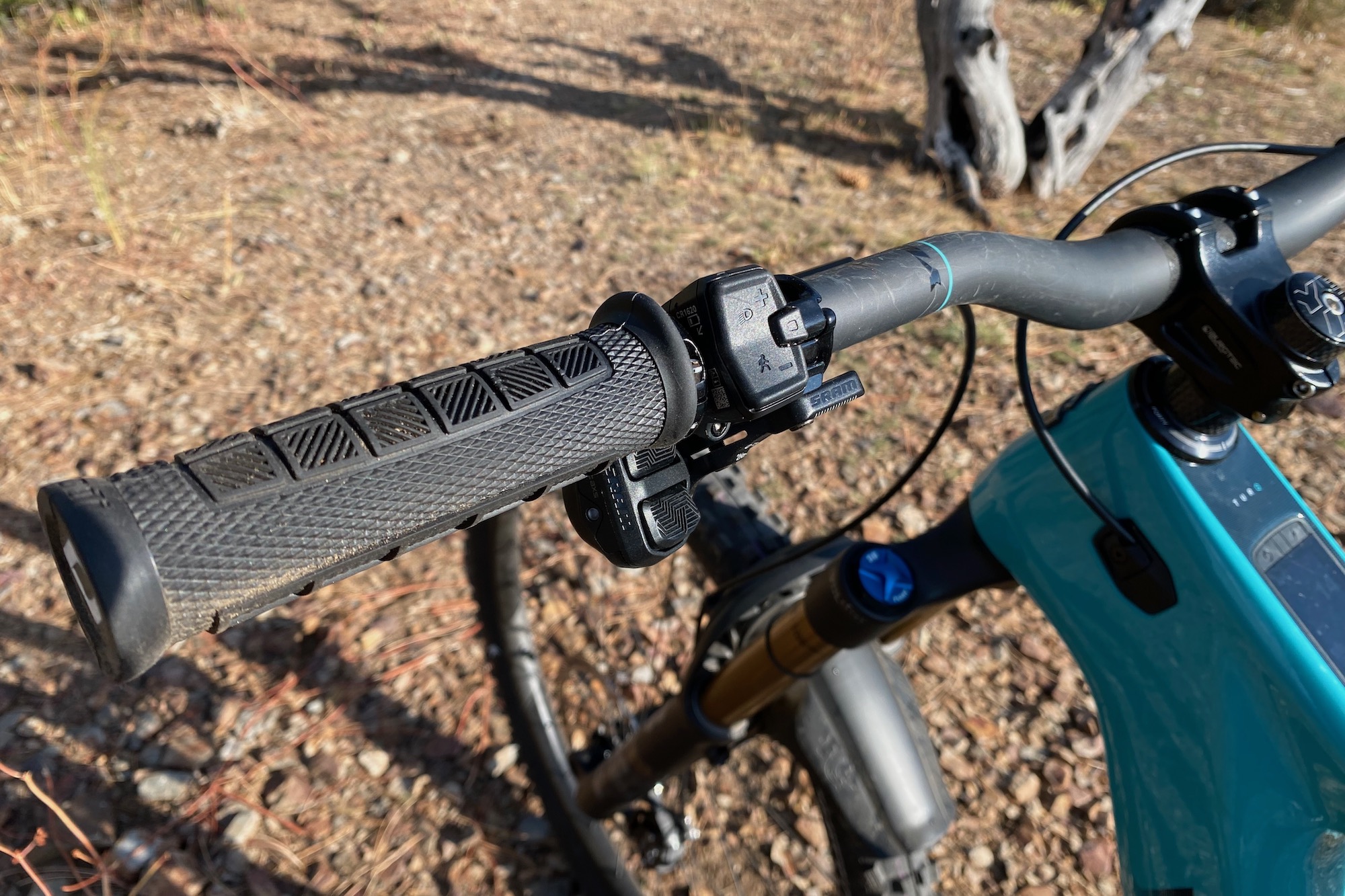 The AXS Pod shifter for the RockShox Reverb AXS