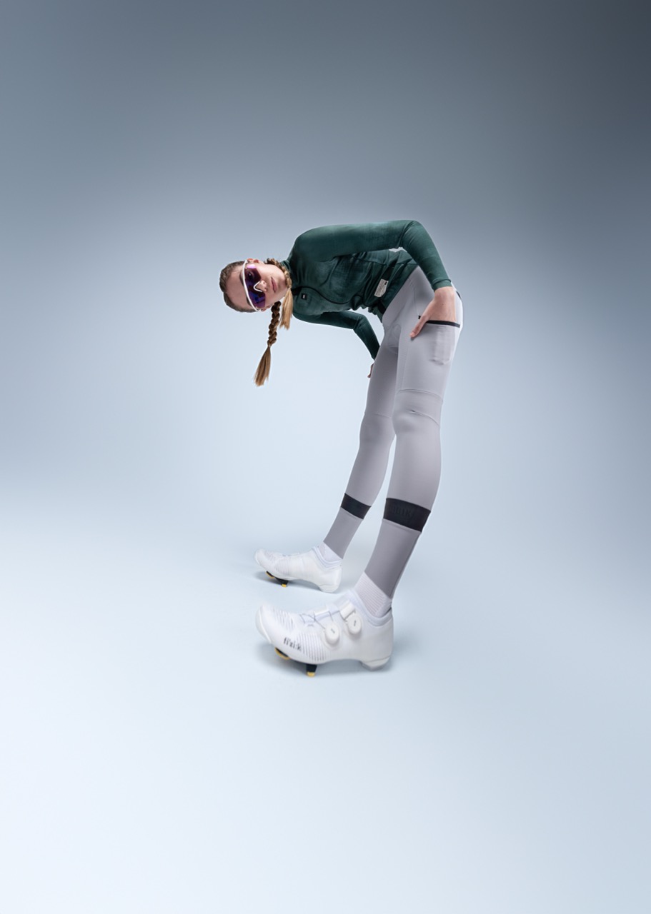 Gobik GRIT 2.0 Cargo Bibs hands in pockets 2 Large