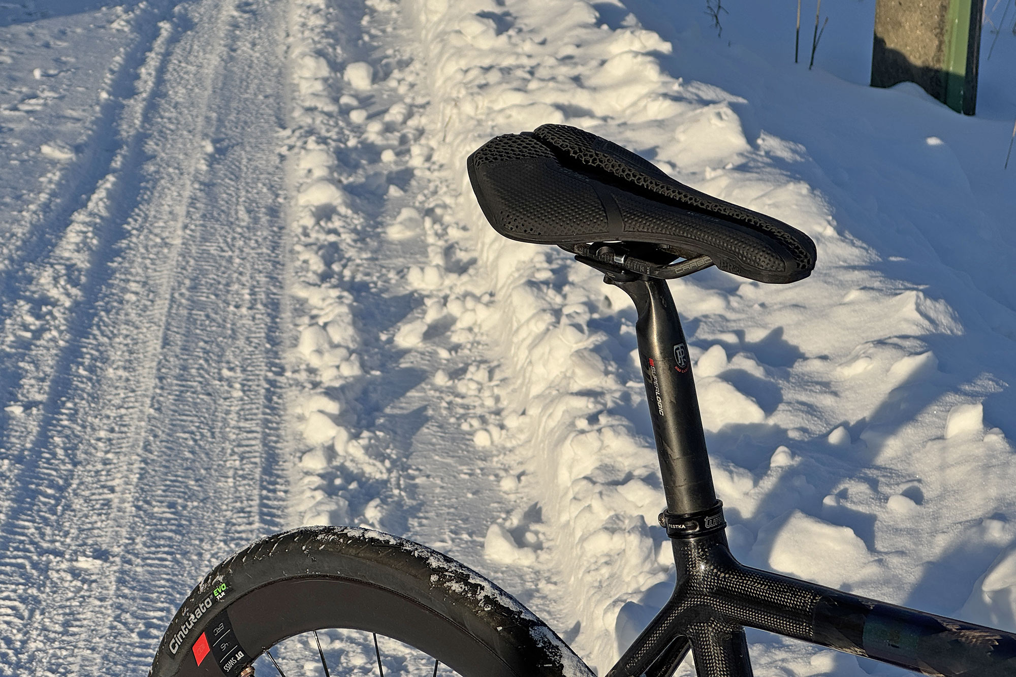 PRO Stealth 3D saddle, new zoned 3D-printed EPU padding creates most comfortable PRO Stealth saddle ever, snowy road riding