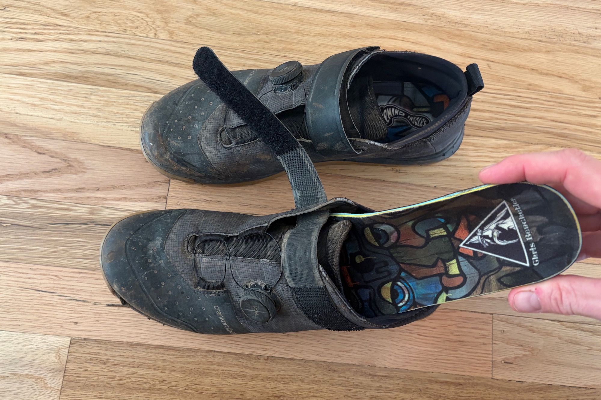 putting the Remind insole into a Crankbrothers Mallet Trail BOA shoe