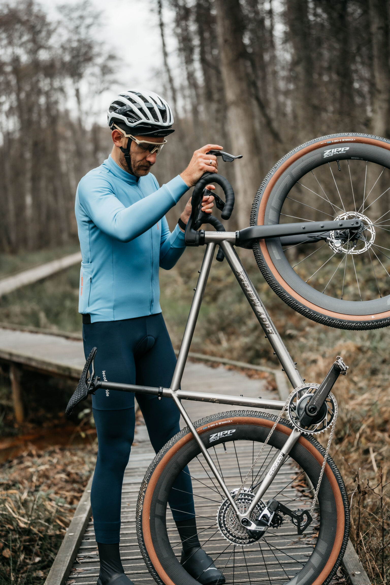 The Corsa Strasbourg Ti on singletrack