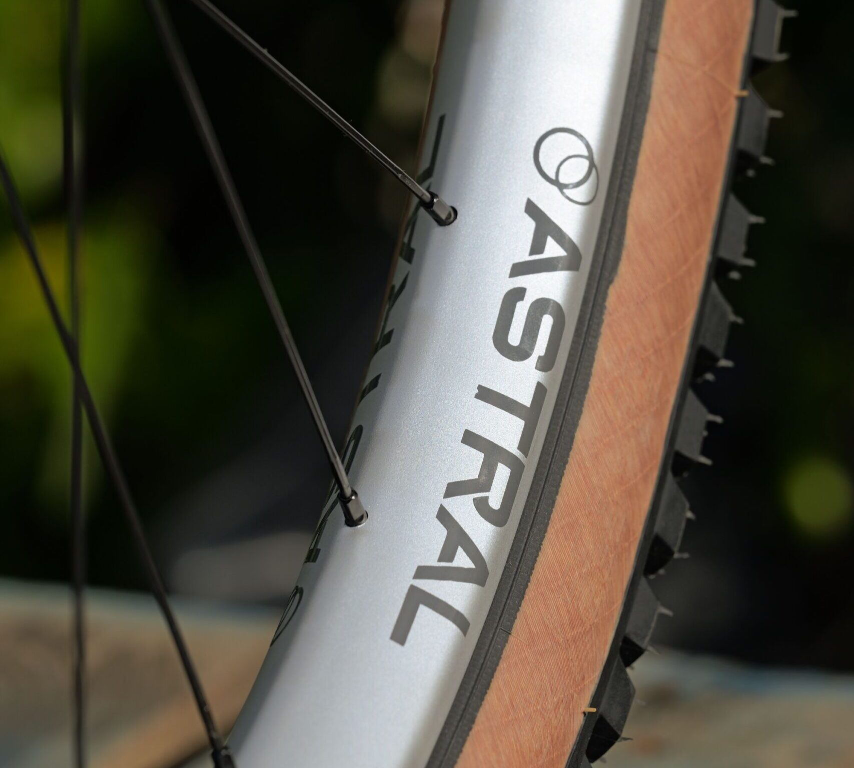 Astral Drops Limited-Edition Matte Silver Serpentine Wheels — Neo-Retro Trail Vibes, While They Last