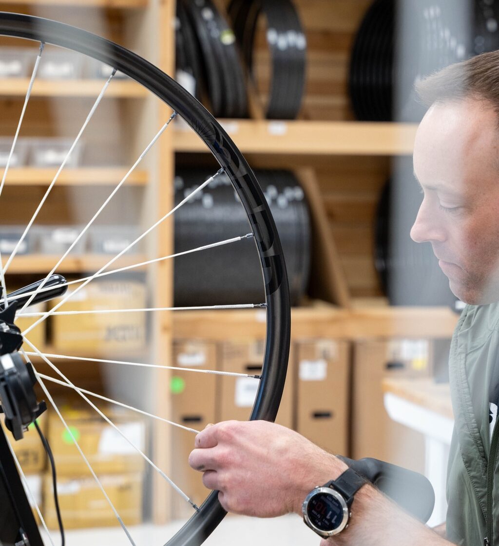 Berd Spokes HAWK30 Gold Wheelset truing