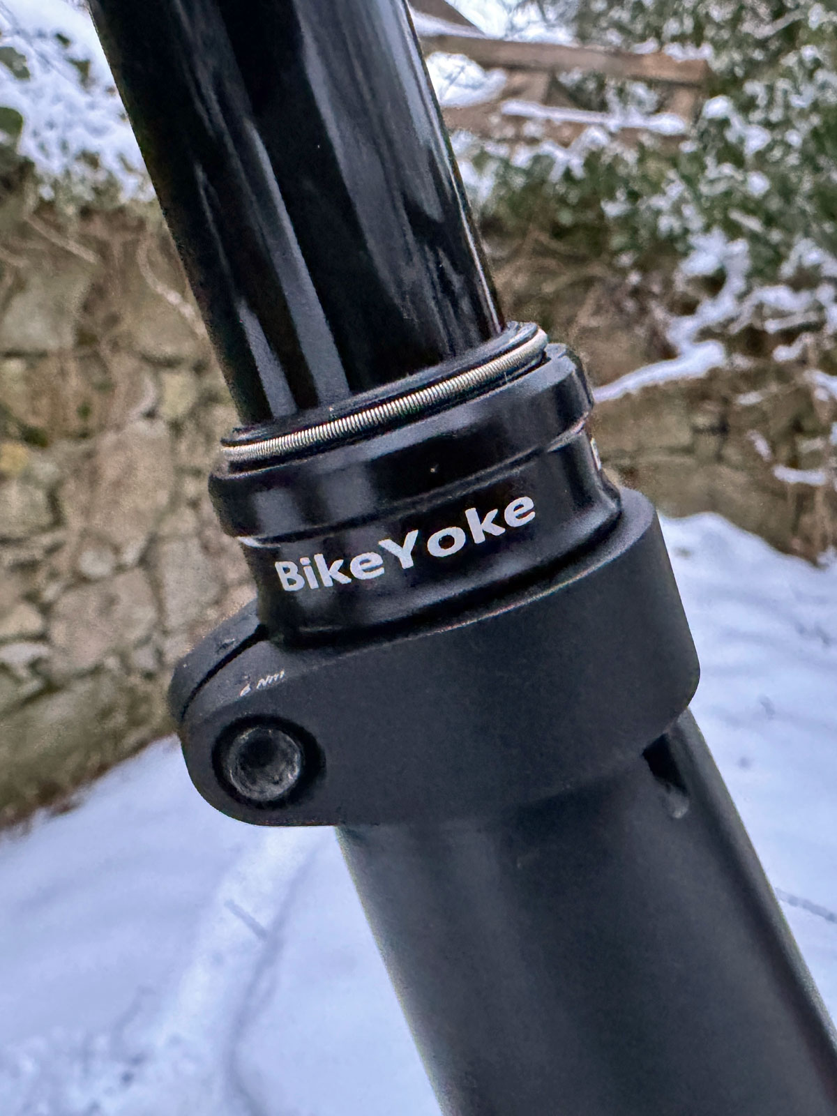 BikeYoke Divine 2.0 MTB dropper post, auto-revive long travel mountain bike seatpost,&nbsp;collar
