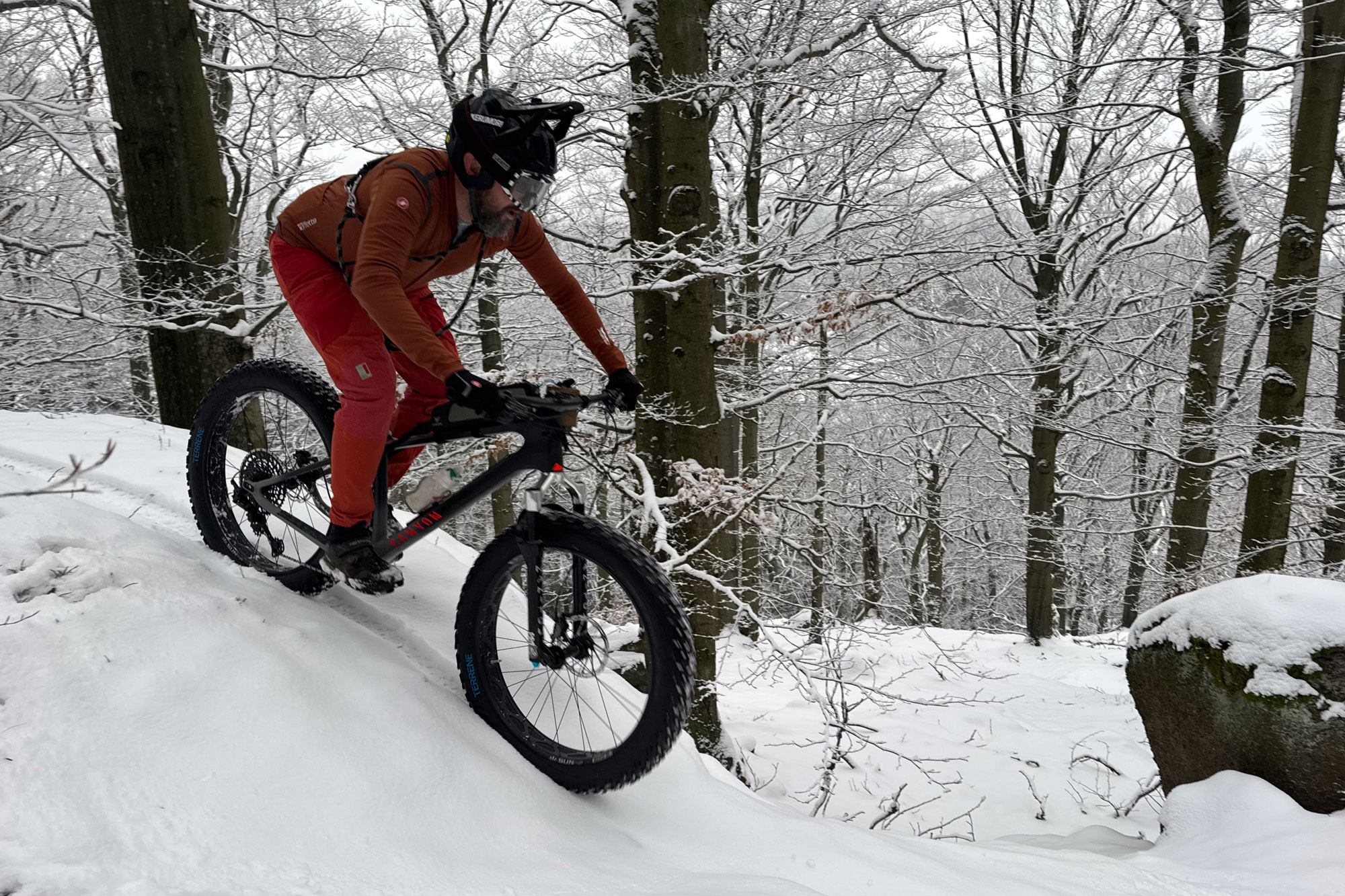 BikeYoke Divine 2.0 MTB dropper post, auto-revive long travel mountain bike seatpost, rated for sub-freezing operation