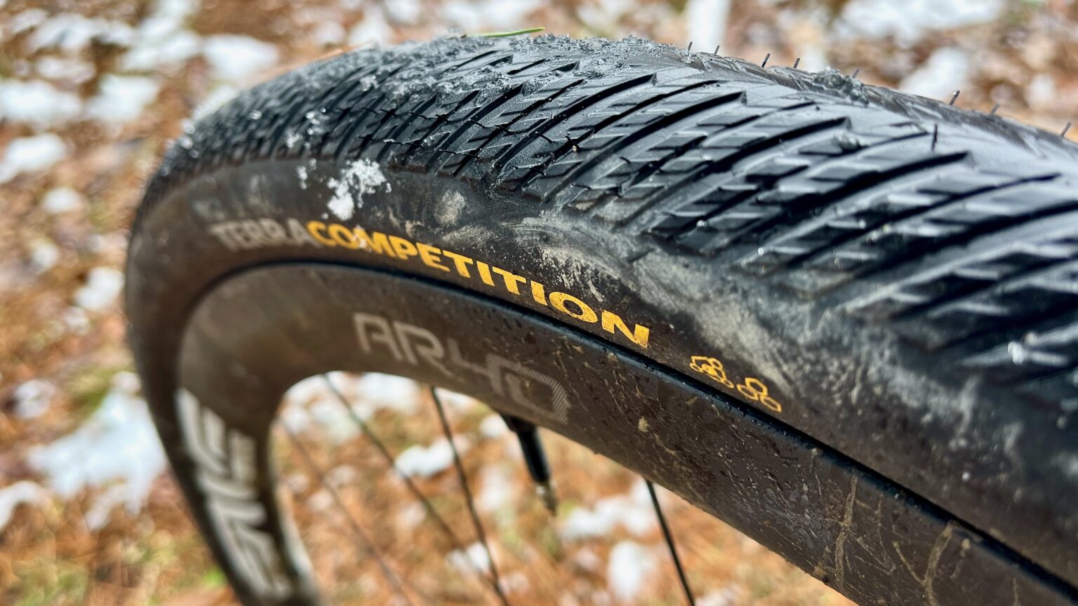 Continental Terra Competition shoulder knobs