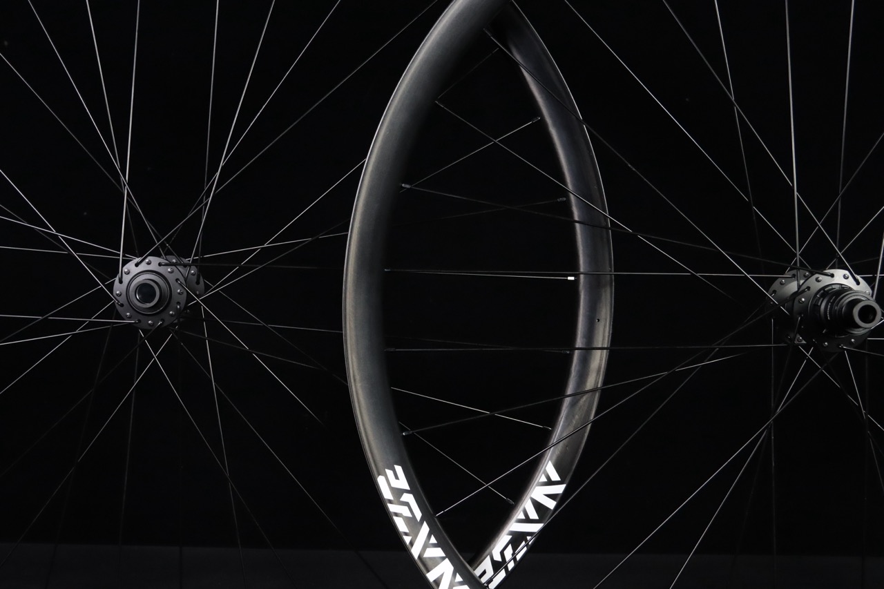 The New Anax32 XC is a 32″ Carbon MTB Wheelset from Light Bicycle That’s Available Now